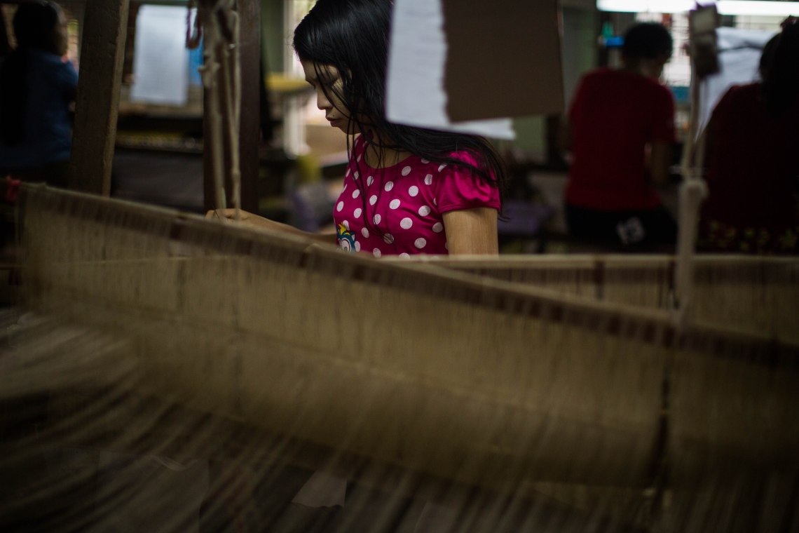 Atelier de longyis, Amarapura